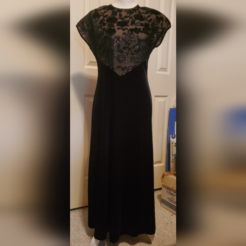 Jeffrey & Dara Evenings by Tom Barra Women’s Velvet Floral Formal Dress Size 8P